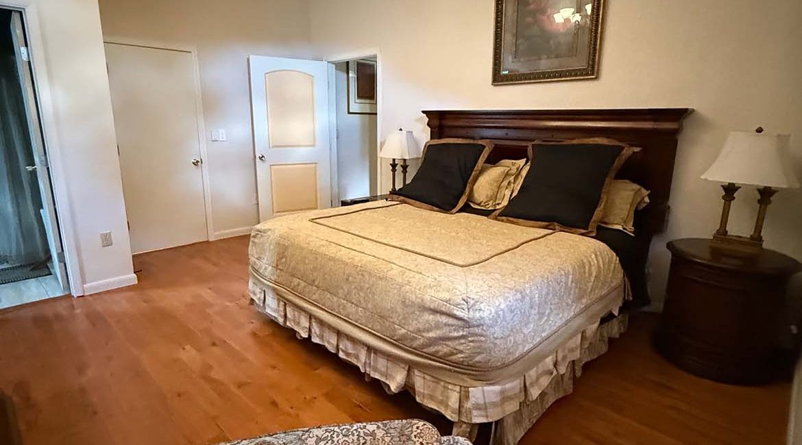 Tuscan Manor Lord of The Manor Suite